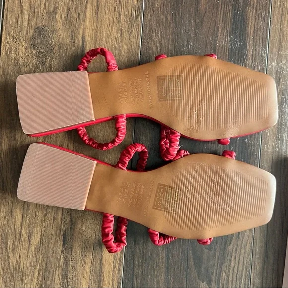 Who What Wear Red Elastic Strappy Sandals NWOT - Picture 2 of 3